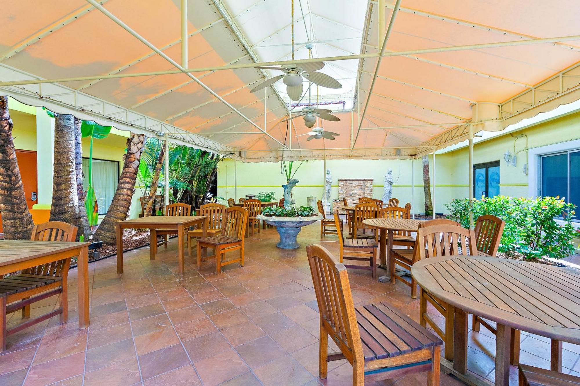 Oasis Boca Raton Hotel Exterior photo